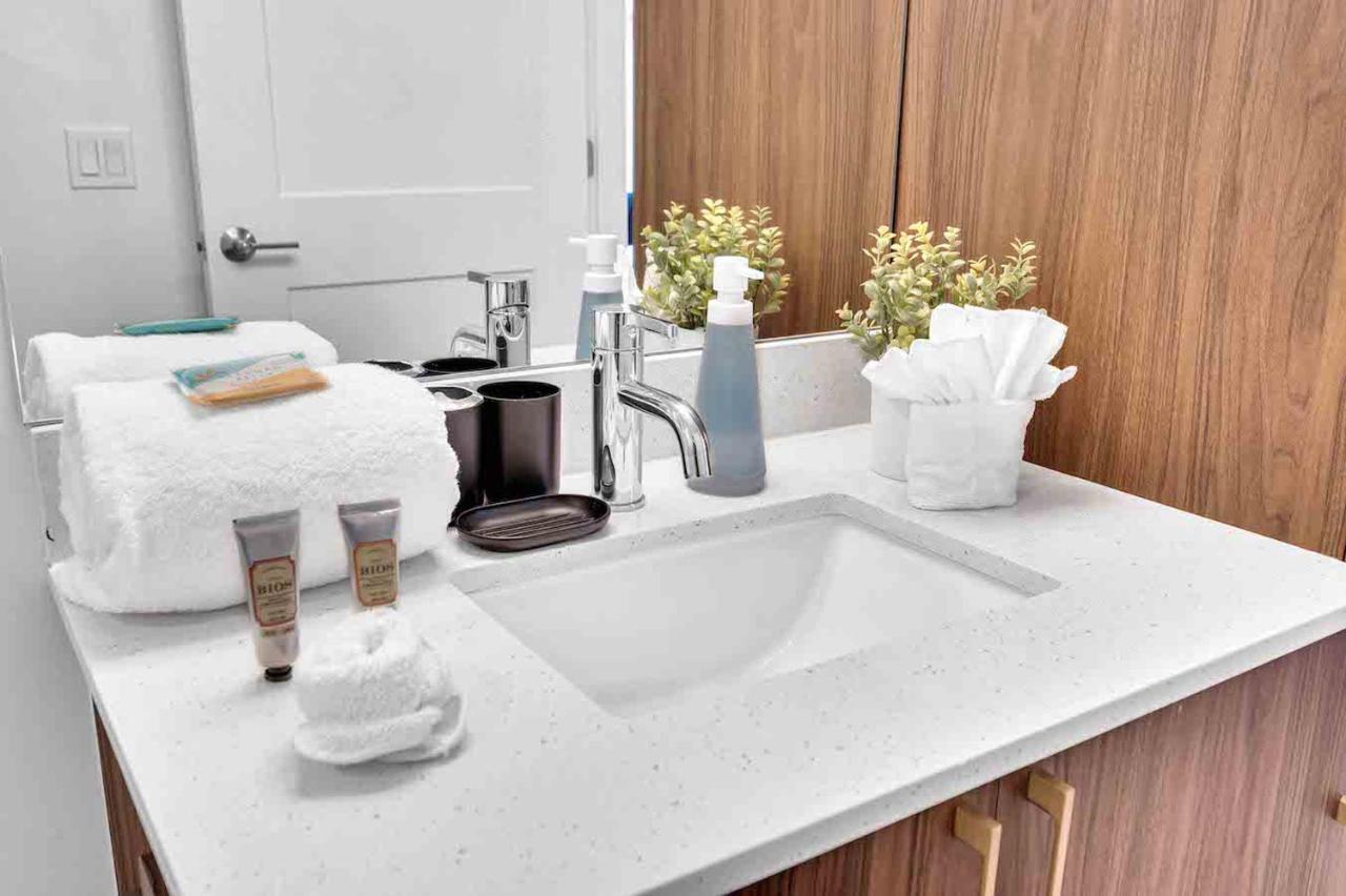 Charming Apt In The Heart Of Downtown With Free Parking Маямі Екстер'єр фото