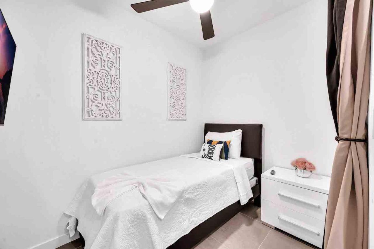 Charming Apt In The Heart Of Downtown With Free Parking Маямі Екстер'єр фото